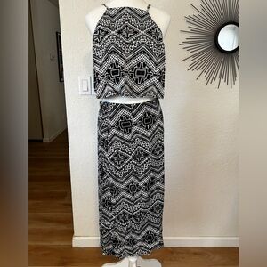 Express black and white Geometric two piece set